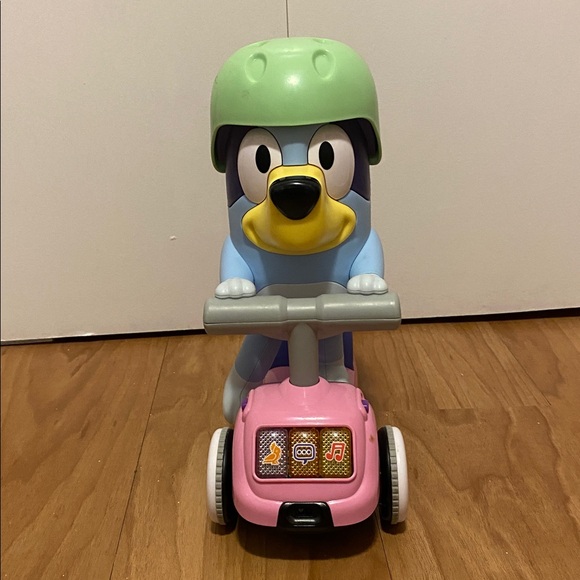 VTech Bluey Scooter Time Interactive Toys - Picture 4 of 7